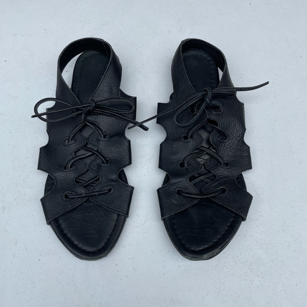 🖤 black gladiator sandals 🖤

Size: 9